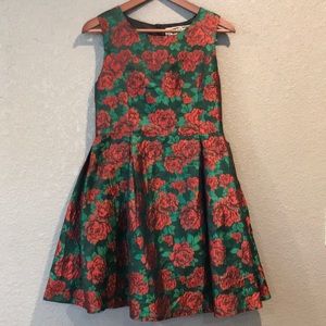 Red & green sleeveless pleated floral print dress